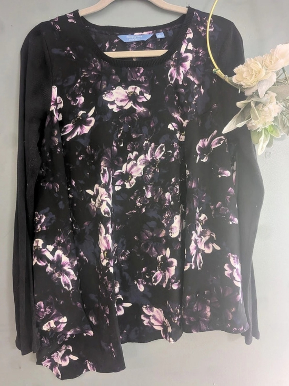Simply Vera Wang Floral Blouse in Black & Purple Like New